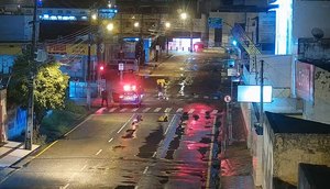 Homens são flagrados furtando trailler de lanche em Aracaju / Foto: Foto: SSP/SE
