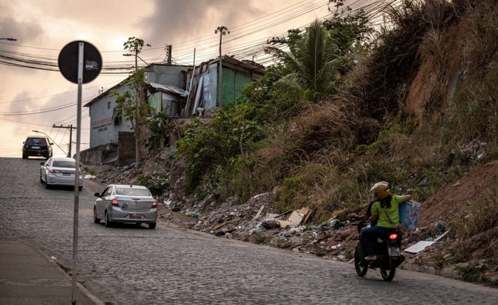 Interdição da Ladeira do Bonfim acontece nesta quinta (22), a partir das 7h, para limpeza de encosta