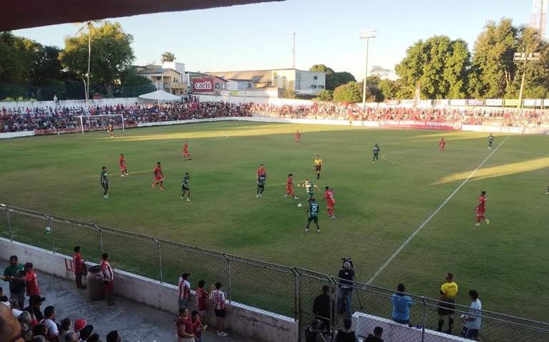 Penedense vence o Coruripe por 3 a 0 e enfrenta o CSE na final da Copa Alagoas