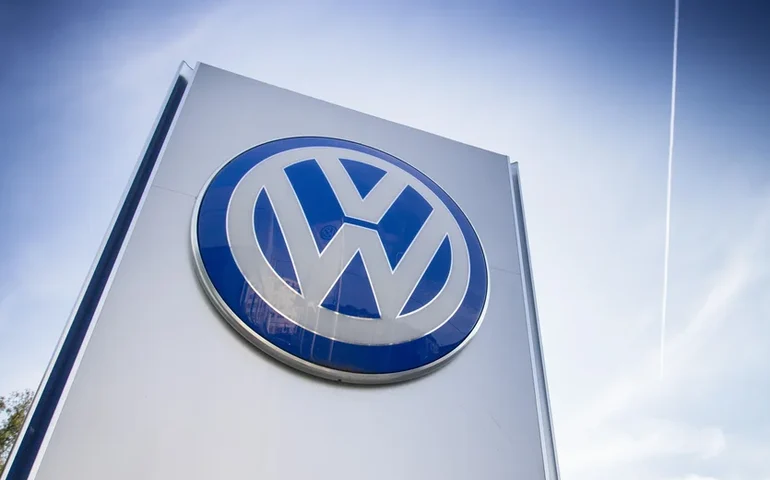 CEO da VW diz que empresa precisa acelerar cortes de custos em resposta a tarifas de Trump