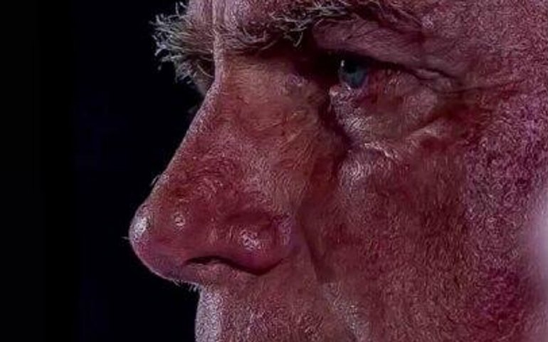 Flávio Bolsonaro promete honrar o pai nas redes sociais