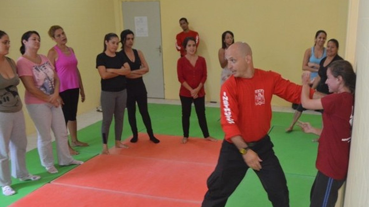 Sistema prisional realiza curso de defesa pessoal para mulheres
