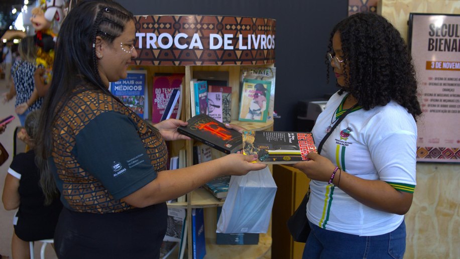 Secult promove troca de livros na 11ª Bienal Internacional do Livro de Alagoas