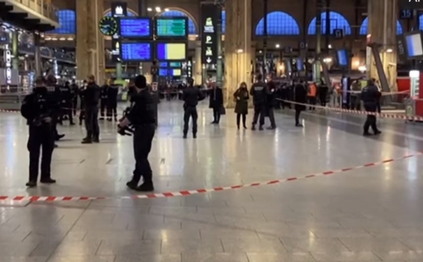 Ataque a faca deixa três feridos em uma das principais estações de trem em Paris