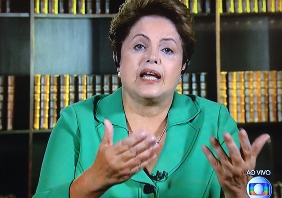 Dilma promete anunciar mudanças na equipe econômica em novembro e esclarecer corrupção na Petrobras