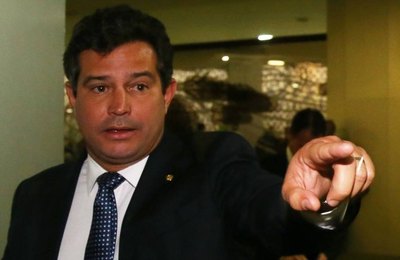 Para onde olham os olhos de Maurício Quintella?