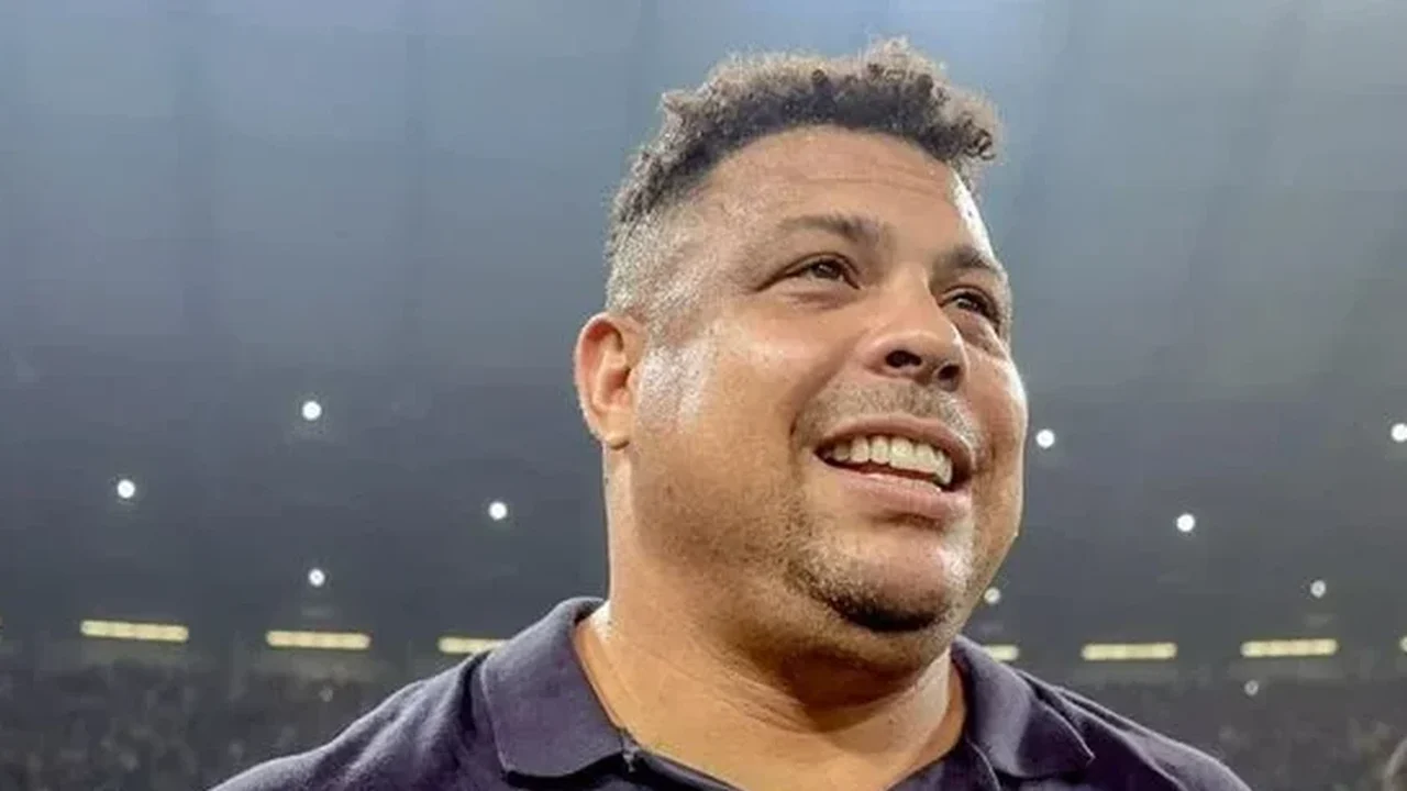 Ex-técnico do Real Madrid diz que Ronaldo não queria perder peso e relembra: 'Adorava sair para festas todas as noites'