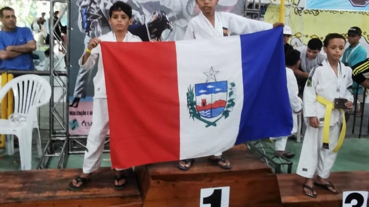 Projeto Raiadinhos conquista 10 medalhas em competição de Taekwondo em Pernambuco