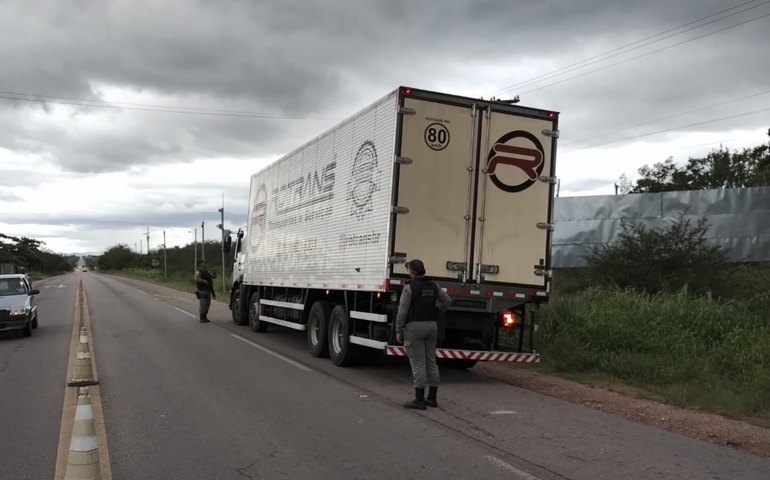 PM apreende arma e prende suspeito de participação em homicídio no Pontal da Barra