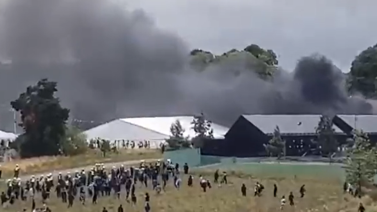 Briga generalizada acaba com mais de 50 feridos e 100 presos na Suécia; vídeo