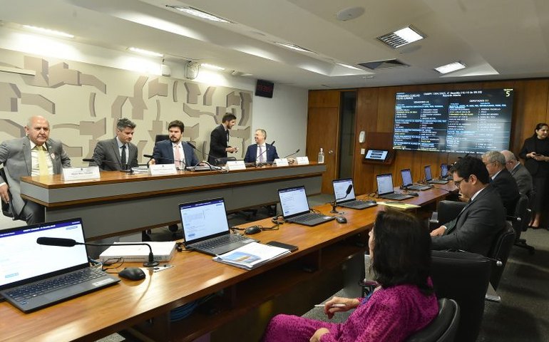 CPI do INSS ouve advogada que afirmou ter alertado ex-ministro da Previdência sobre fraudes