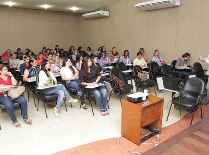 Seduc promove debate sobre déficit de atenção com escolas privadas