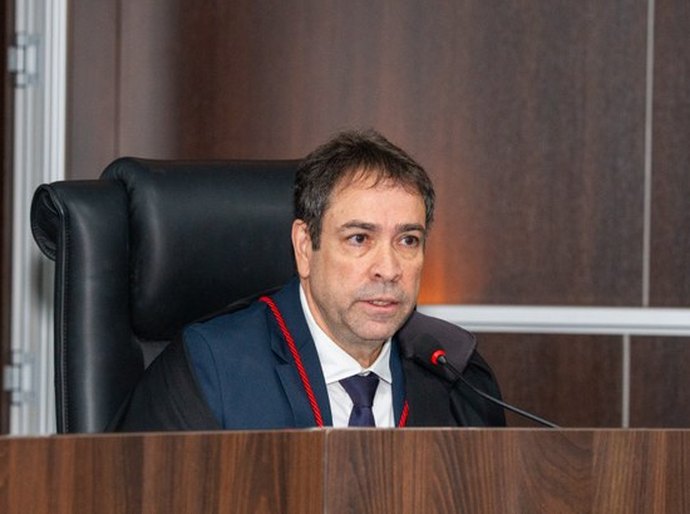 TRE/AL determina retirada de menções a candidato em reportagem por associação sem respaldo probatório
