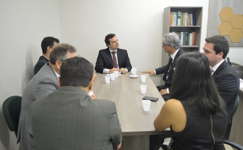 Defensorias Públicas dos Estados de Alagoas e Paraná firmam termo de cooperação técnica