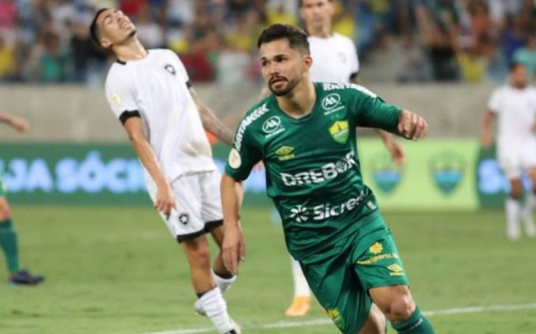 Botafogo joga mal novamente e perde para o Cuiabá na Arena Pantanal