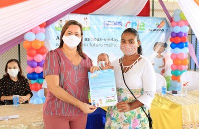 São Sebastião entrega 200 Cartões CRIA e beneficia famílias