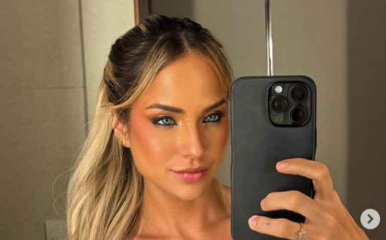 Gabi Martins diz que fã ofereceu R$ 200 mil por xixi dela