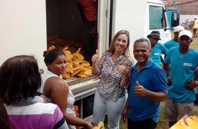 Prefeitura da Barra de Santo Antônio distribui quatro toneladas e meia de peixe