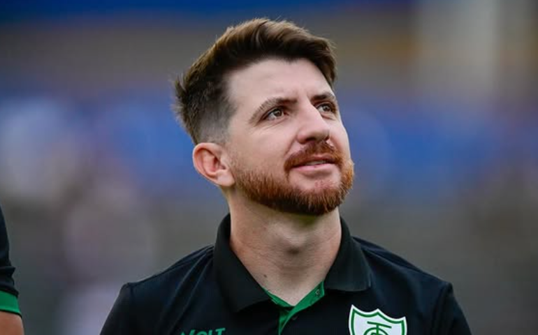 Técnico do América-MG se emociona após eliminar o Cruzeiro e lembra apuros e fase como Uber