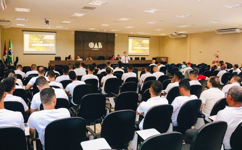 Comissão de Direitos Humanos da OAB capacita agentes do Ronda no Bairro