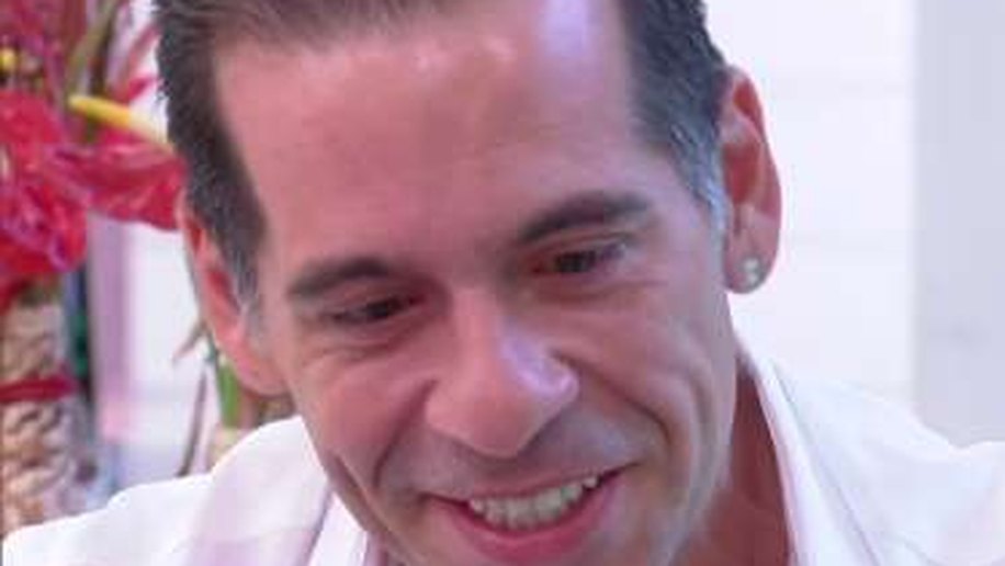 Leandro Hassum chora com recado da filha na TV