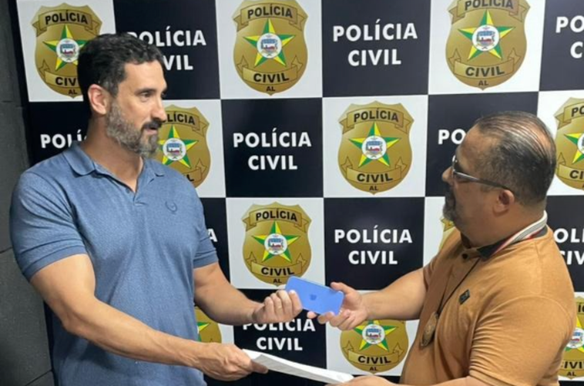 PCAL recupera aparelho celular furtado em show e devolve à vítima