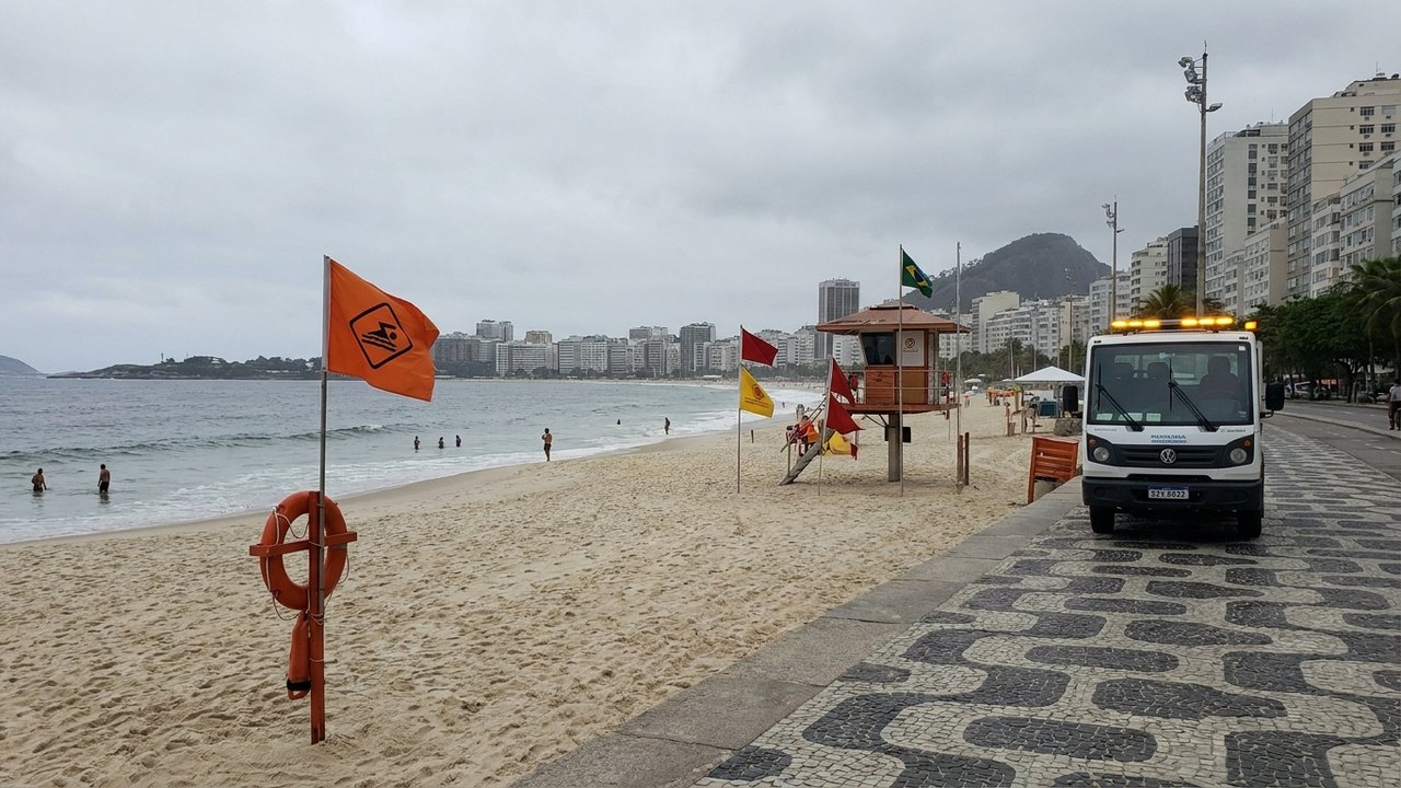 Copacabana, Ipanema e Leblon estão impróprias para banho, segundo Inea; veja praias liberadas