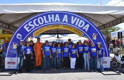 Governo e Prefeitura de Santana mobilizam sociedade para reduzir acidentes com motos