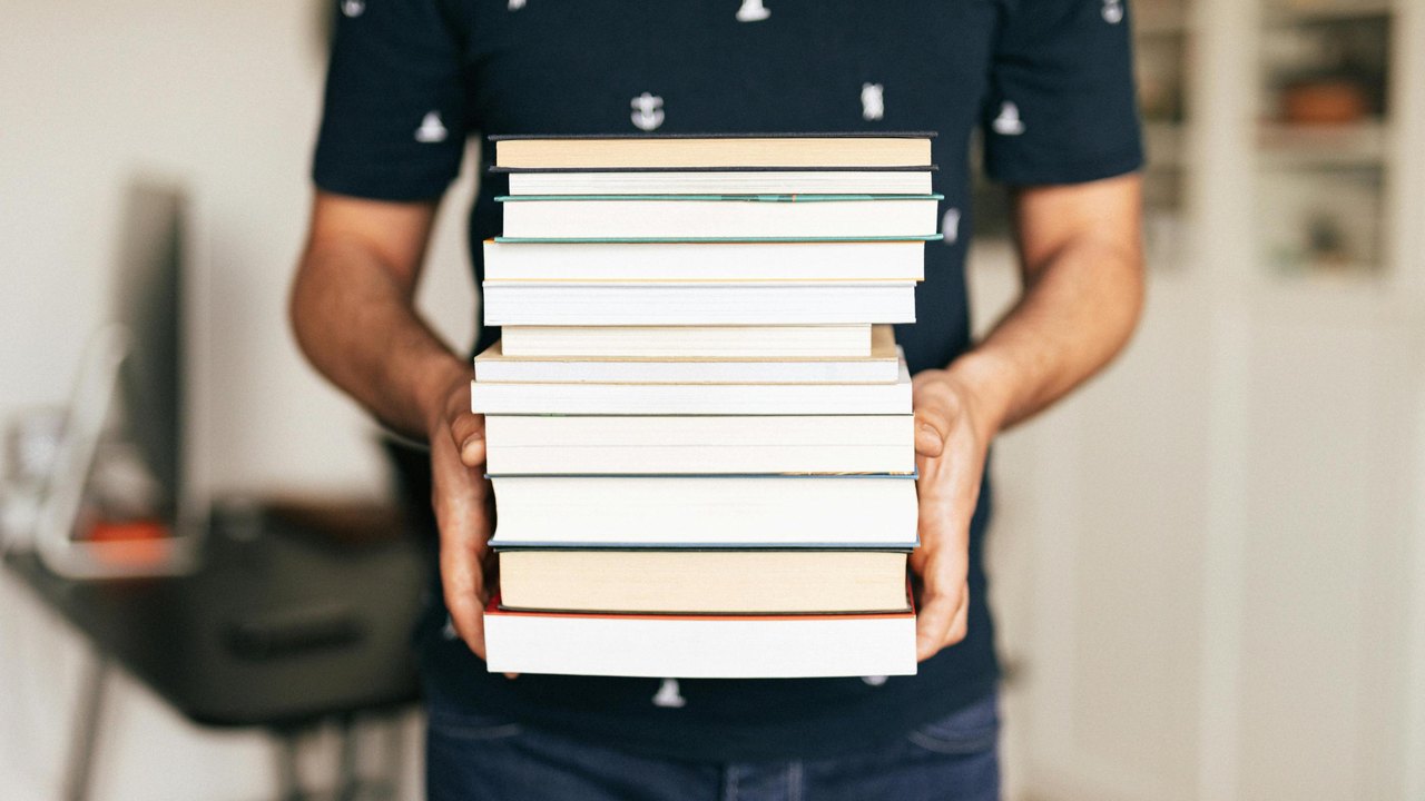 Fapeal e Edufal lançam edital para publicação de livros na Bienal 2025