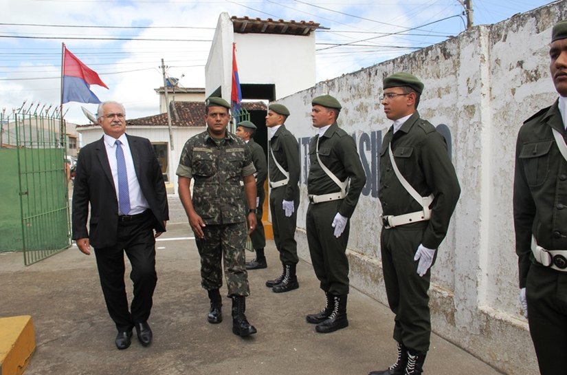Rogério Teófilo assume como novo diretor do Tiro de Guerra de Arapiraca