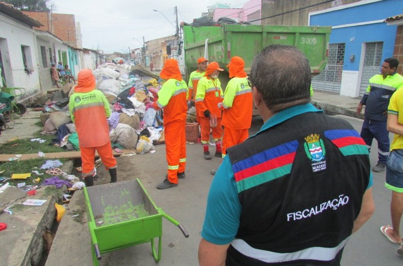 Fiscalização notifica mais de 400 terrenos baldios