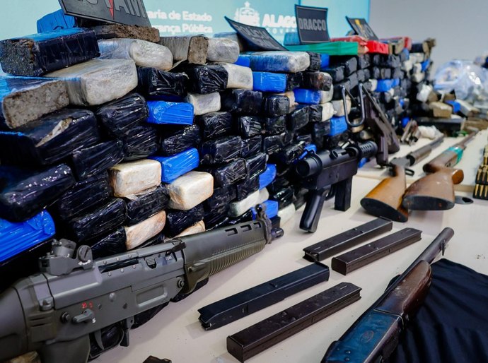 Alagoas apreende mais de 2,8 toneladas de drogas e 1.655 armas em 2025