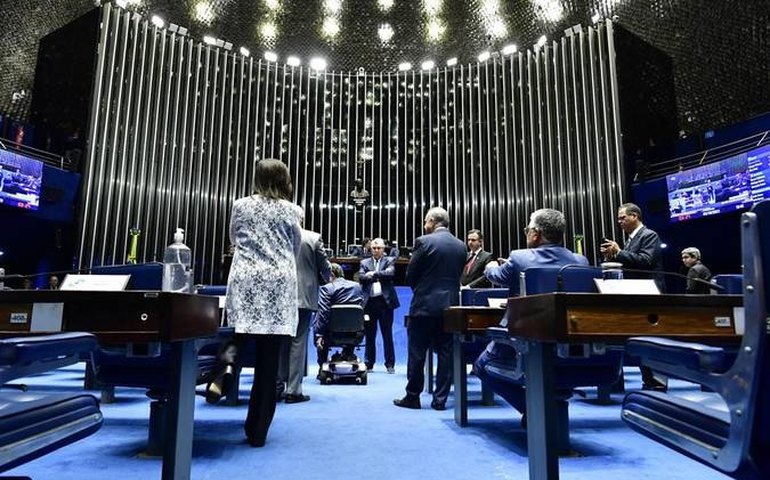 Plenário pode votar retomada de obras paralisadas em educação e saúde