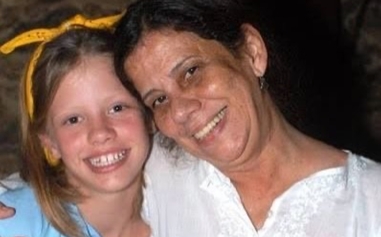 Maria Gladys nega que tenha recebido ajuda da neta, Mia Goth