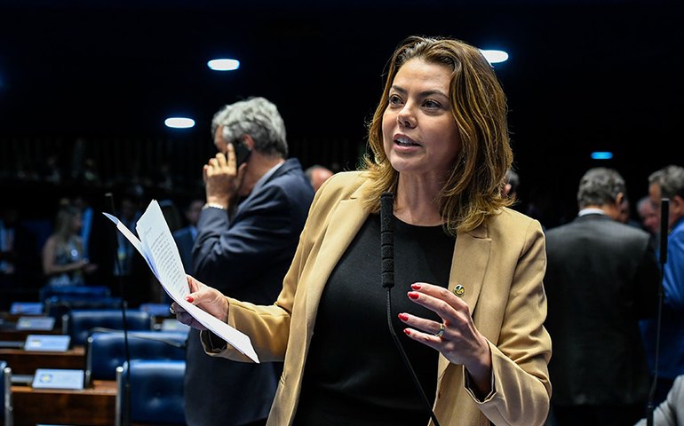 Leila: lei que criminaliza perseguição completa três anos e protege vítimas