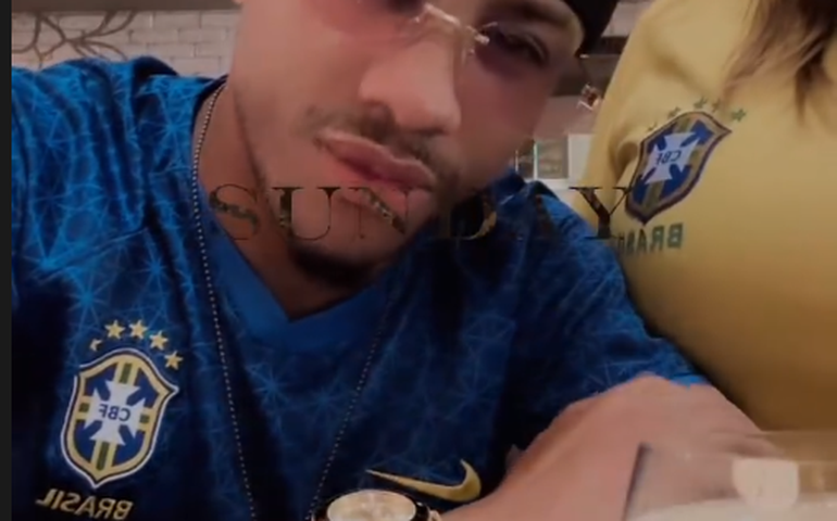 Mais um ator de 'Todo Mundo Odeia o Chris' aparece vestindo a camisa do Brasil