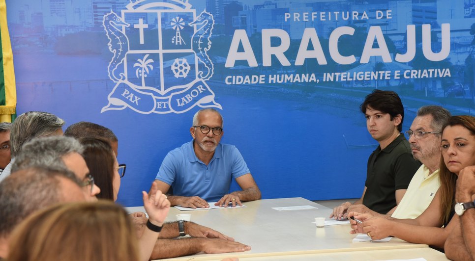 prefeitura aju coletiva coronavírus