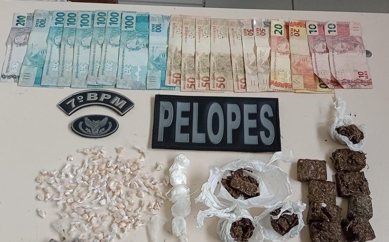 Polícia Militar apreende mais de 130 pedras de crack e prende trio no Sertão alagoano