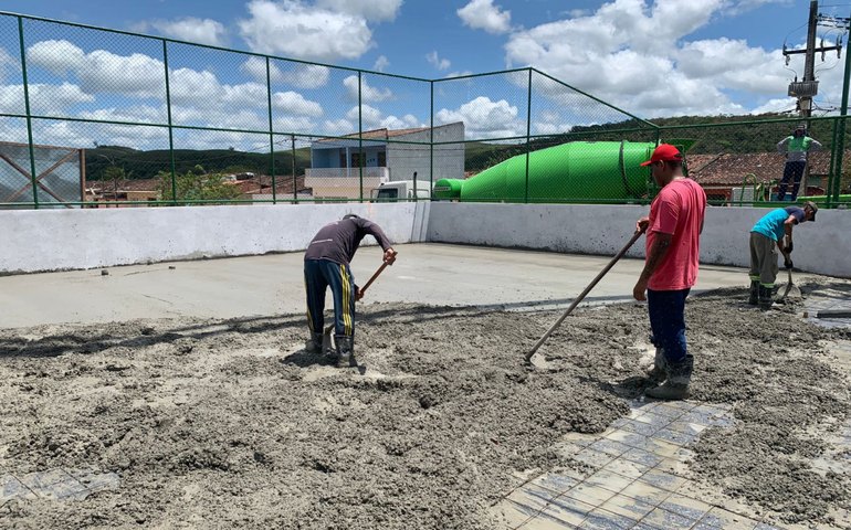 São José da Laje: prefeita Ângela Vanessa comanda cronograma de obras no conjunto Armando Lyra