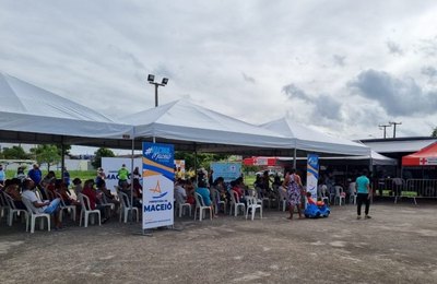 Ônibus da vacina aplica quase 4 mil doses em menos de 20 dias de funcionamento