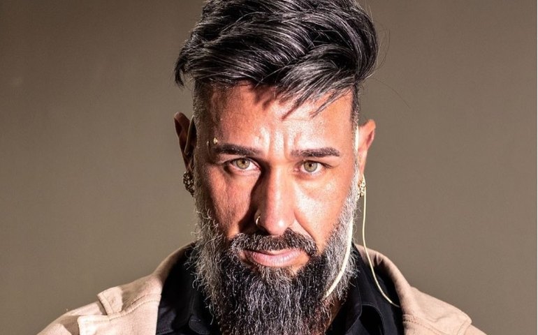 Vídeos de 'coach magnético' que faz terapia 'através do olhar' viralizam