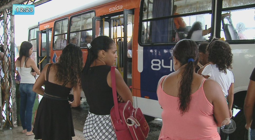 Usuários do transporte coletivo reclamam do possível aumento da passagem