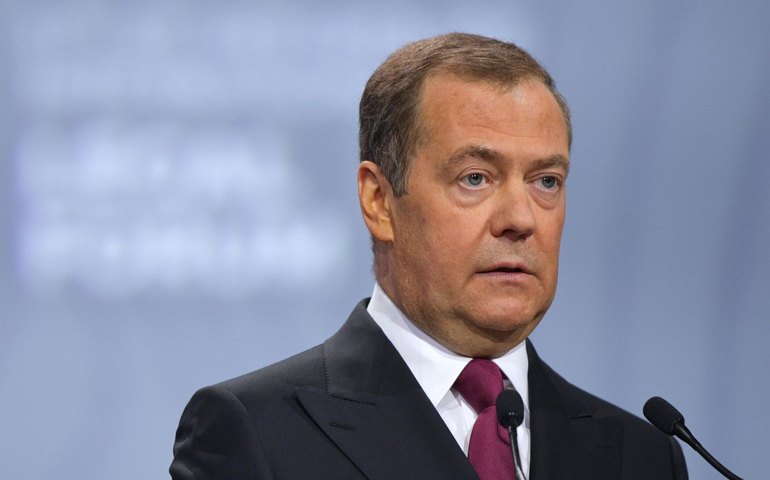 Medvedev: TPI demonstra como os mecanismos de justiça internacional não devem ser organizados