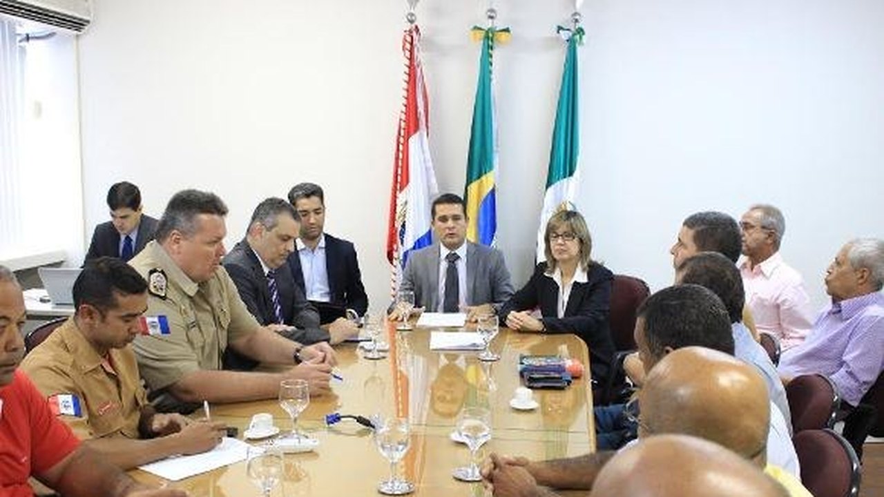 Mesa de Negociação envia proposta de reajuste a governador