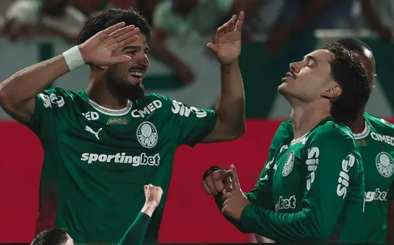 Levantamento revela maior tolerância dos clubes do Brasileirão com técnicos estrangeiros