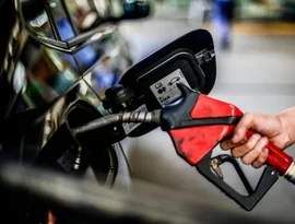 Gasolina tem leve queda, enquanto etanol fica mais caro em fevereiro, aponta Edenred Ticket Log