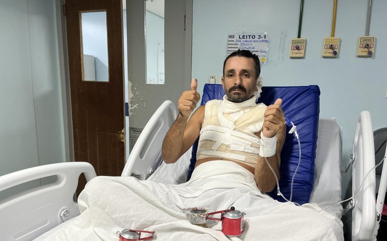 Artesão pernambucano queimado em tentativa de latrocínio reencontra familiares com ajuda da RAV do HGE