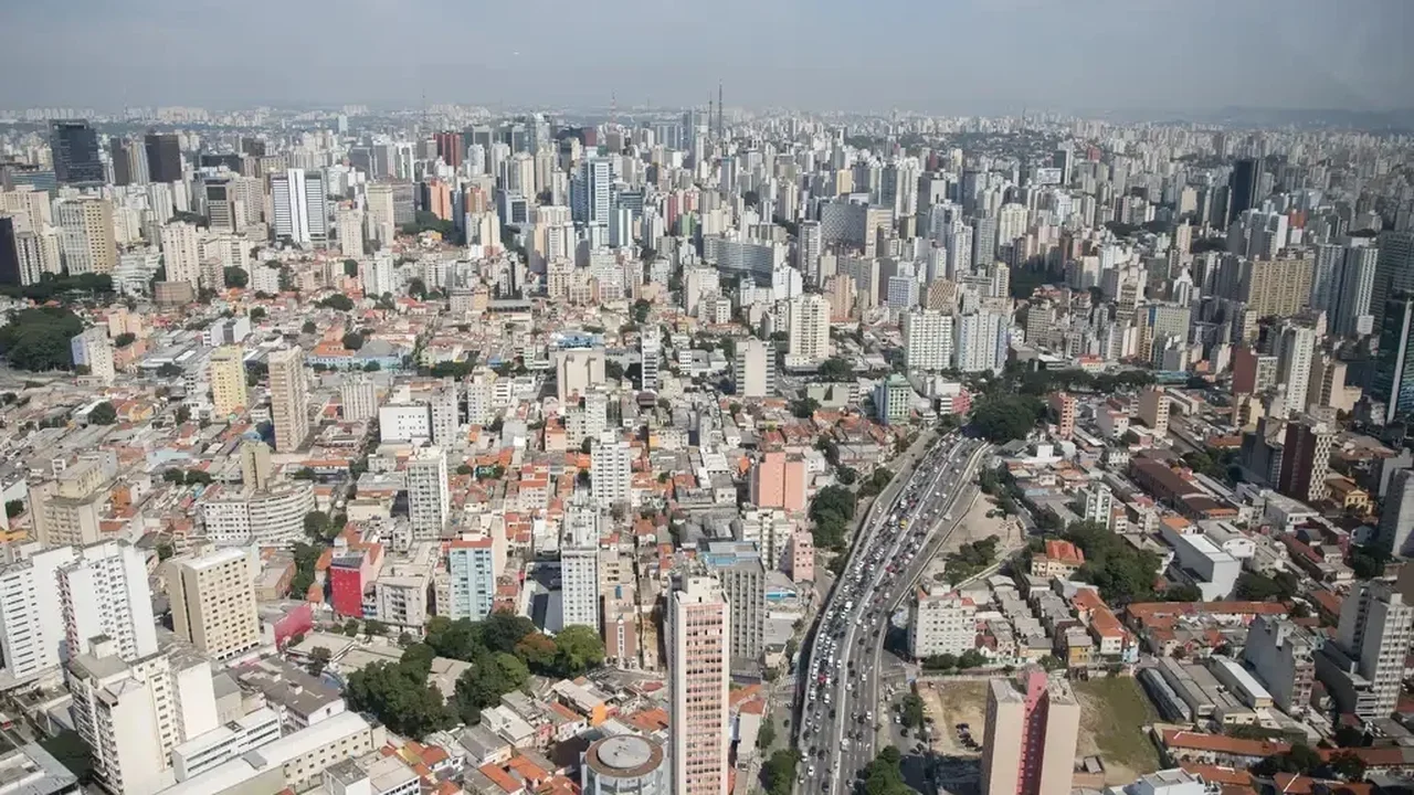 Crédito para 1,2 milhão de famílias, Selic em queda e acordo europeu destravam bilhões no setor imobiliário