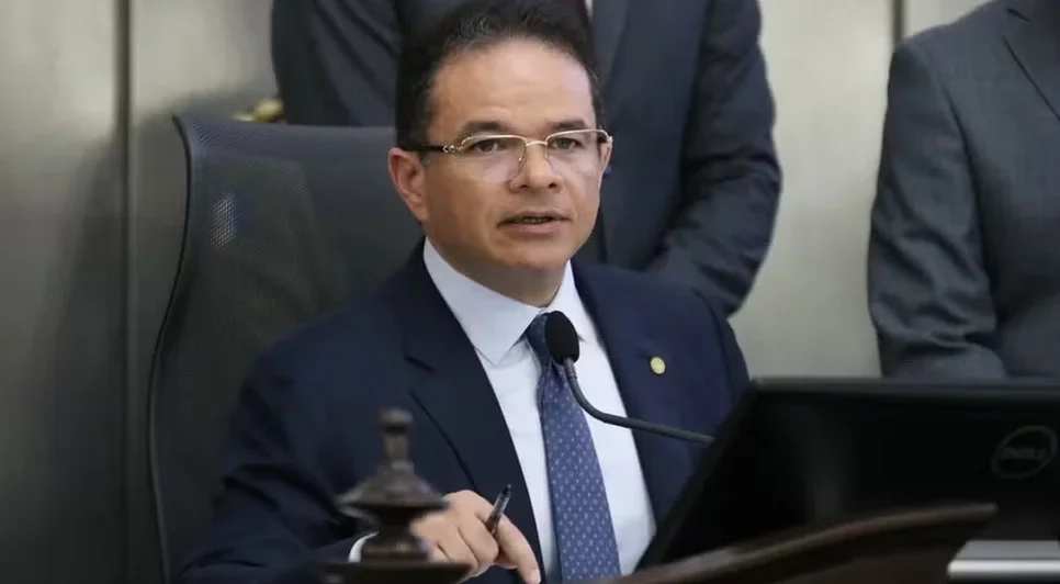 Marcelo Victor autorizou oito servidores da Seplag a viajar por 11 dias a Lisboa para módulo de pós-graduação. - Foto: Comunicação/ALE