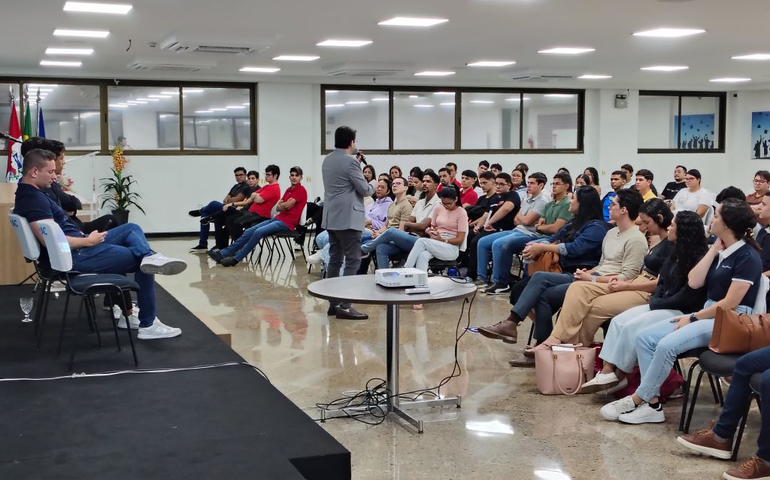 Desafios da advocacia e uso de IA são temas de roda de conversa com os calouros do curso de Direto do Cesmac do Agreste